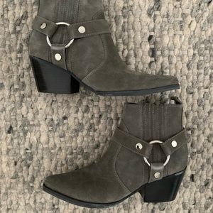 BNWT & box Marc Fisher grey suede SZ 8.5 booties